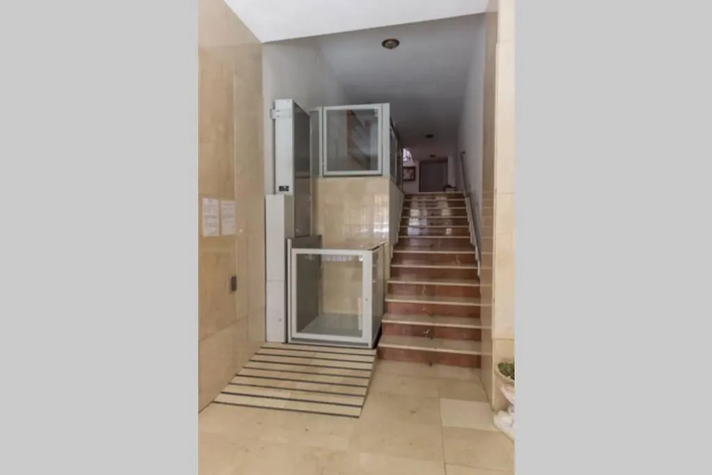 Amplio Piso Para Disfrutar Del Centro De Malaga Con Parking Gratuito 0*,