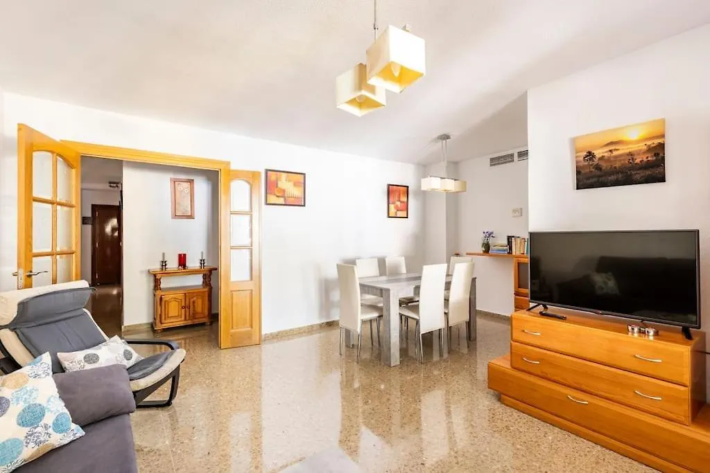 Amplio Piso Para Disfrutar Del Centro De Malaga Con Parking Gratuito